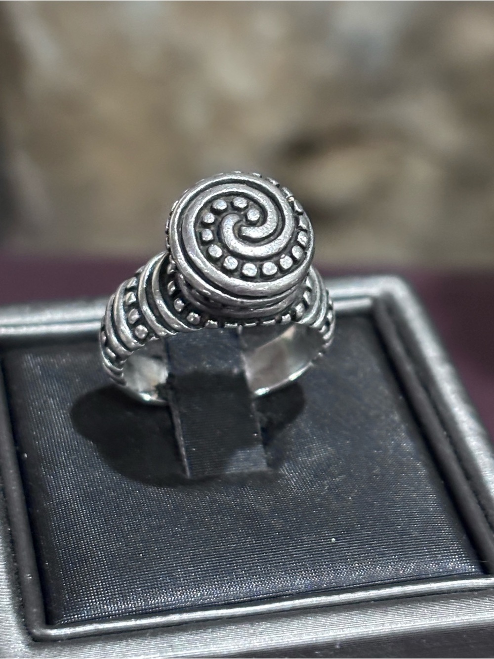Retired James Avery African swirl ring